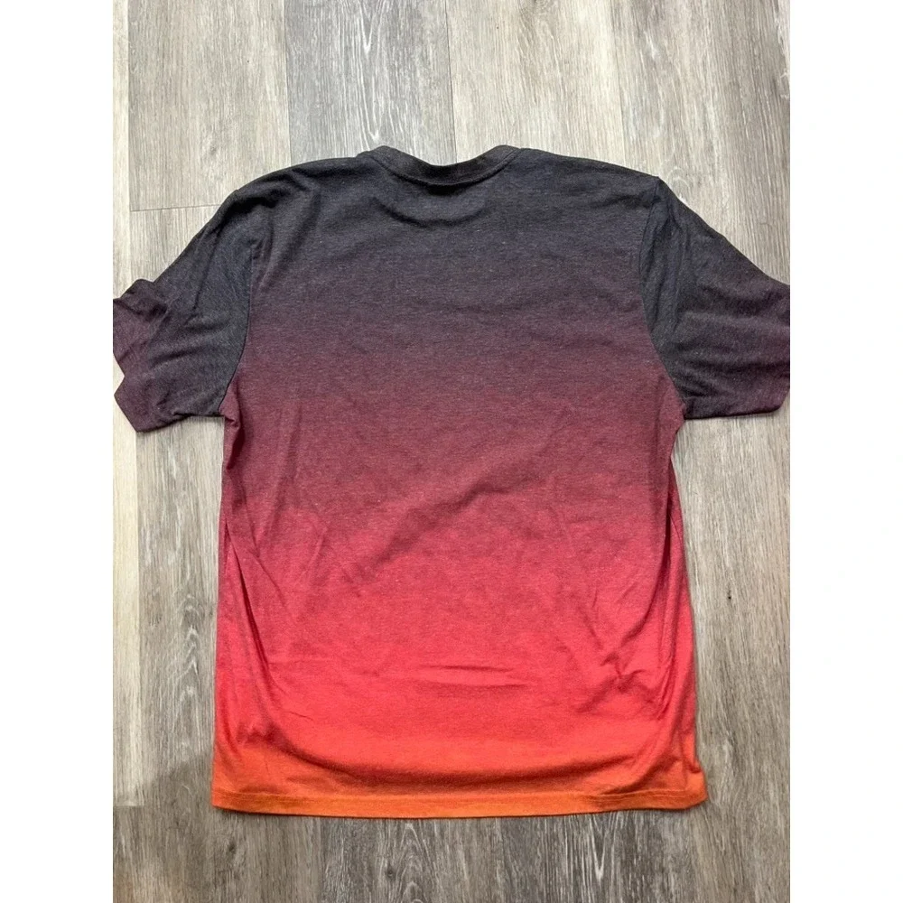 Vtg Rare Y2K Oakley Iridium Fade T Shirt Red/Black Fade Sz M - Picture 3 of 3